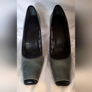 Linea Paolo Grey & Black Pumps - size 9.5